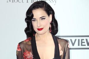 Dita von Teese entwirft Dessous für junge Mütter