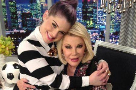 Kelly Osbourne verabschiedet sich mit diesem Bild von Joan Rivers Kelly Osbourne verabschiedet sich mit diesem Bild von Joan Rivers