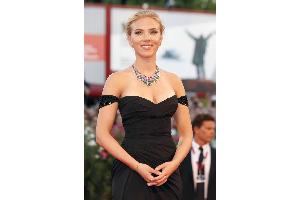 Scarlett Johansson bringt Mädchen zur Welt