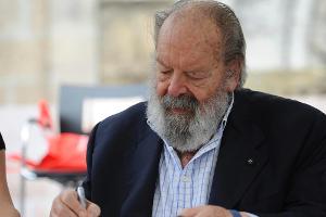 Bud Spencer nicht tot: Meldung nur makabere Werbung