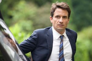 Oliver Mommsen: "Pack die Keule weg, Neandertaler!"