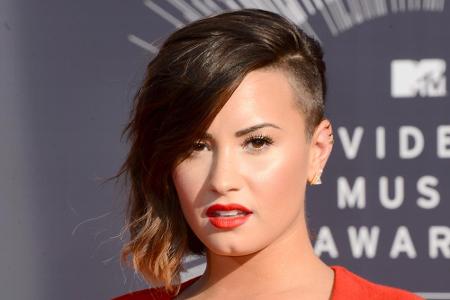 Demi Lovato versteht keinen Spaß, wenn es um die Krankheit ihrer kleinen Schwester geht Demi Lovato versteht keinen Spaß, wenn es um die Krankheit ihrer kleinen Schwester geht