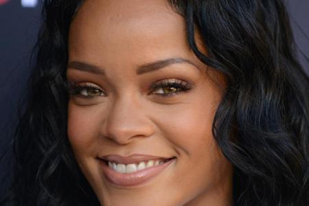 Legt sich mit dem US-Sender CBS an: Rihanna Legt sich mit dem US-Sender CBS an: Rihanna