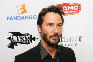 Keanu Reeves schon wieder gestalkt - von einer Nackten