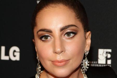 Lady Gaga steht zu ihren Rundungen Lady Gaga steht zu ihren Rundungen
