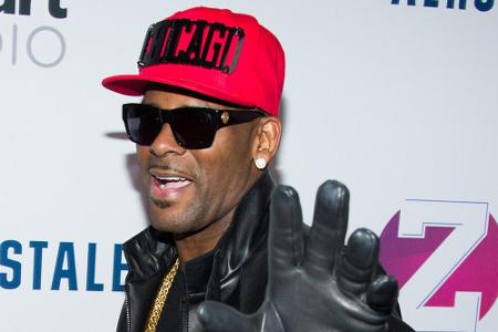 Nicht mit mir: R. Kelly scheint nicht gewillt, seinem Ex-Manager Geld zu zahlen Nicht mit mir: R. Kelly scheint nicht gewillt, seinem Ex-Manager Geld zu zahlen