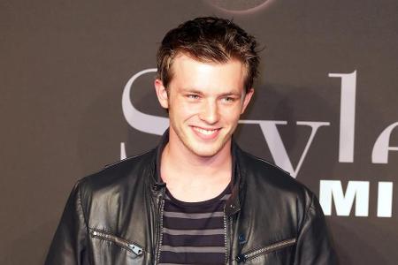 Jannis Niewöhner spielt Gideon de Villiers in Jannis Niewöhner spielt Gideon de Villiers in