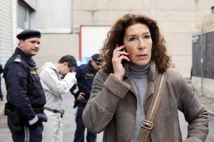 "Tatort"-Star Adele Neuhauser: "Ich will einem in die Eier treten!"