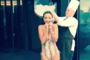Verona Pooth: Heißer Striptease bei der "Ice Bucket Challenge"