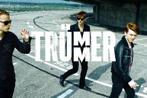 Jung und Trümmer