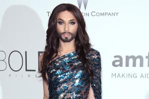 Conchita Wurst in Strapsen für Karl Lagerfeld
