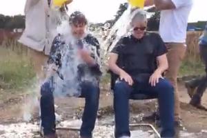 So oft ließ Tom Cruise die Eisdusche über sich ergehen