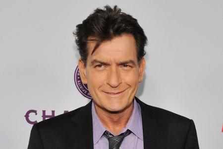 Charlie Sheen macht sich nicht gerne nass Charlie Sheen macht sich nicht gerne nass