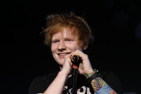 Ed Sheeran soll Trauzeuge auf der Hochzeit von Courteney Cox und Johnny McDaid werden Ed Sheeran soll Trauzeuge auf der Hochzeit von Courteney Cox und Johnny McDaid werden