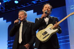 Billy Crystal ehrt Robin Williams bei der Emmy-Verleihung