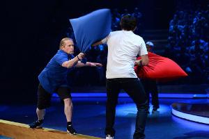 "Schlag den Star": Joey Kelly fegt Steffen Henssler vom Platz