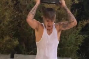Justin Bieber & Co: So sehen die Promis nach der Eiswasser-Dusche aus