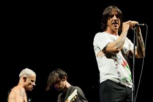Red Hot Chili Peppers: Viel Material, aber kein Produzent