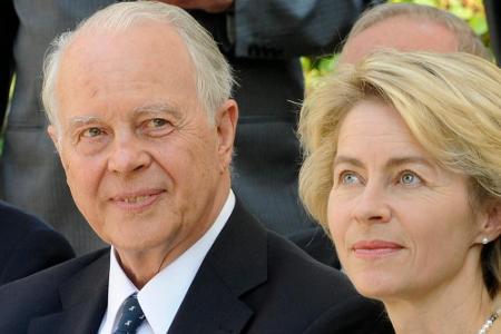 Bei einem der letzten gemeinsamen öffentlichen Auftritte: Ernst Albrecht und seine Tochter Ursula von der Leyen Bei einem der letzten gemeinsamen öffentlichen Auftritte: Ernst Albrecht und seine Tochter Ursula von der Leyen