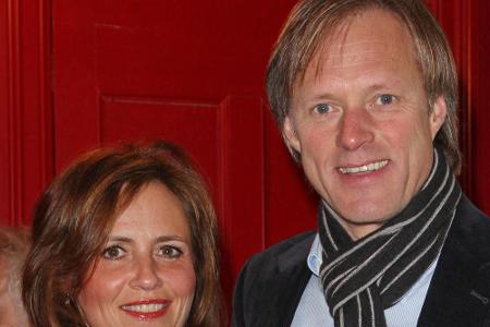 Gerhard Delling mit seiner Frau Isabelle bei einer Veranstaltung in Hamburg im Februar 2013 Gerhard Delling mit seiner Frau Isabelle bei einer Veranstaltung in Hamburg im Februar 2013