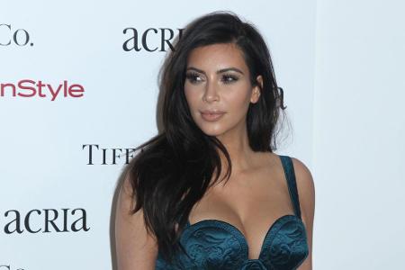 Beim Schummeln ertappt: Kim Kardashian Beim Schummeln ertappt: Kim Kardashian