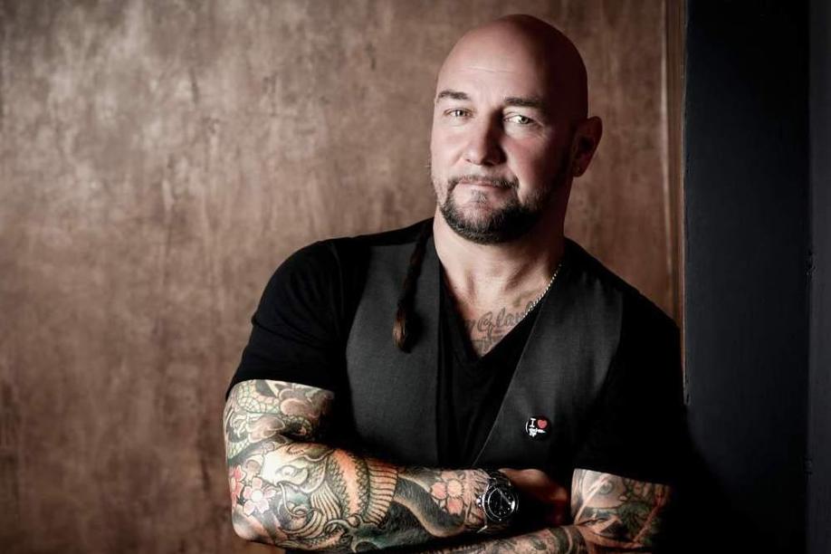 Wassermann Tattoos am Handgelenk