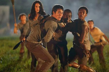 Kaya Scodelario, Dylan O'Brien, Aml Ameen und Alexander Flores (v.l.) im Film Kaya Scodelario, Dylan O'Brien, Aml Ameen und Alexander Flores (v.l.) im Film