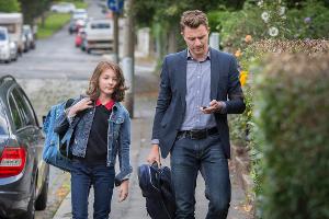 Mit wem flirtet Friedrich Mücke im "Tatort: Maulwurf"?