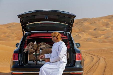 05/2017 Bentley Bentayga Falconry