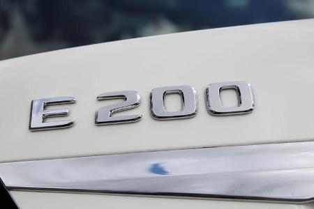 Mercedes E 200 Schriftzug