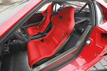 Ferrari F40, Fahrersitz