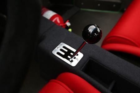 Ferrari F40, Schaltung