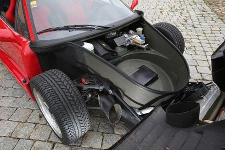 Ferrari F40, Blickunter die Haube