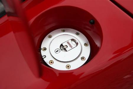 Ferrari F40, Tankdeckel