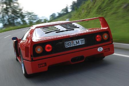 Ferrari F40, Heckleuchte