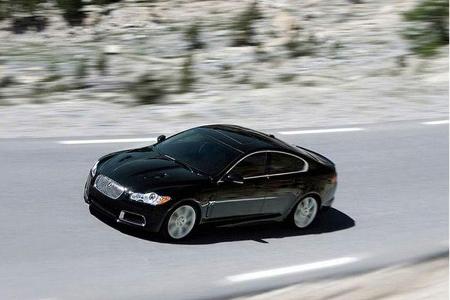 Für den Spurt von Null auf 100 km/h soll der Jaguar XFR 4,9 Sekunden benötigen.