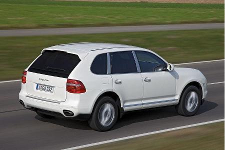 Bei einem Durchschnittsverbrauch von 9,3 Litern Diesel auf 100 Kilometern bietet der Cayenne ...