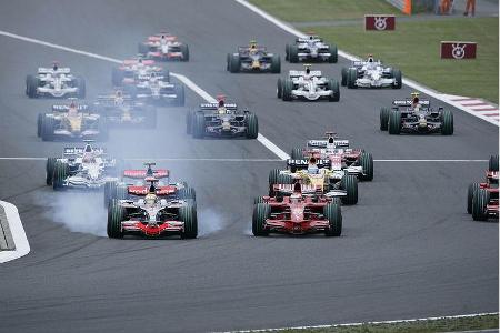 Hamilton baut WM-Vorsprung mit Sieg in China aus