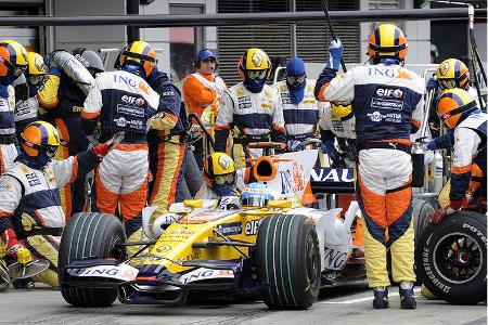 Nach dem ersten Boxenstopp ging Fernando Alonso am Polen vorbei ...