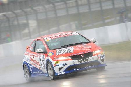 Den Tagessieg im Honda Civic Cup ging an das Junior-Team mit den Brüdern Dennis und Kristian Nägele.