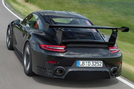 Porsche 911 GT2 RS 991 (2)