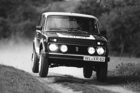 Der Lada Niva ist bis heute dem Urmodell treu geblieben. Der wenige Jahre eingebaute Peugeot-Diesel wurde nicht durch einen ...