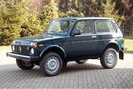 2010 erhält der Lada Niva ein Facelift. Behutsam renovierte Optik und Detailarbeit an der Technik zeichnen das Modelljahr 20...