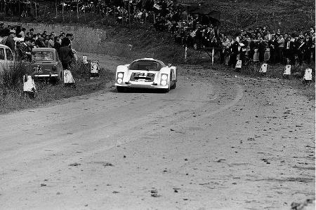 Der Belgier Willy Mairesse und der Schweizer Herbert Müller siegten im Typ 906 bei der Targa Florio 1966.