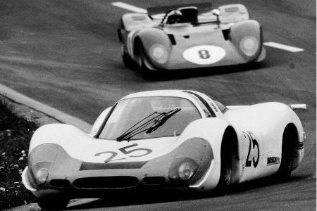 1968 entschied Porsche die Internationale Markenweltmeisterschaft für sich. Hier siegt Jo Siffert im 908 mit Langheck in Spa.