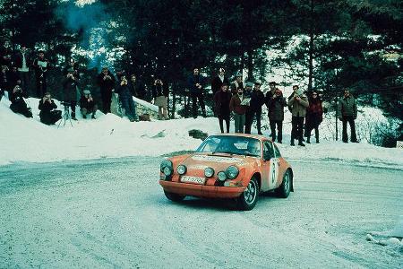 Der Schwede Björn Waldegaard steuerte bei Rallye Monte Carlo 1970 seinen 911 S zum Sieg. Es war der dritte Porsche-Doppelsie...