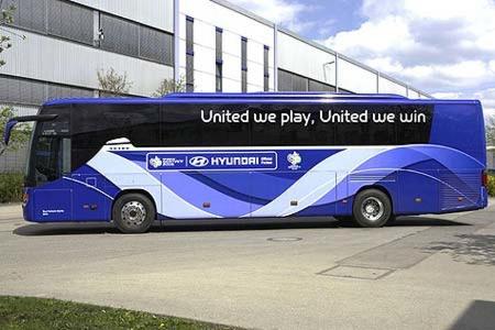 USA:
United we play, United we win
(Vereinigt spielen wir vereinigt siegen wir)