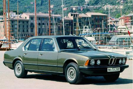 BMW 7er, Typ E23: Der erste 7er wurde von Mai 1977 bis August 1986 gebaut.