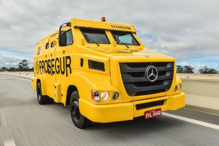 Mercedes Sicherheitstransporter