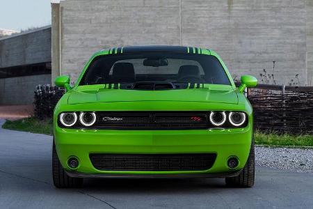 04/2014 New York Auto Show Dodge Challenger facelift